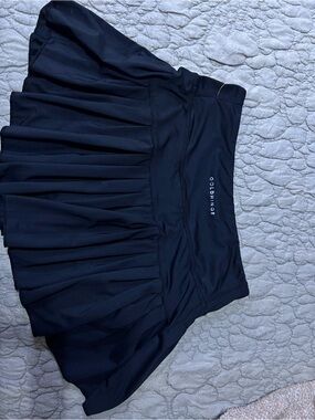 GoldHinge Black Pleated Active Skort